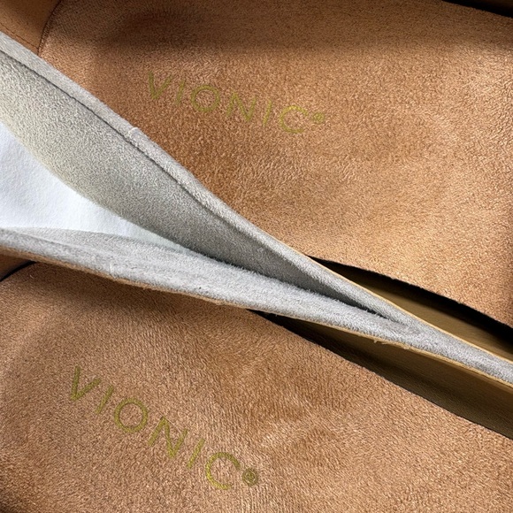 NWOT Vionic Willa Light Taupe Suede Flat Slip On Loafer | Size 11-Wide - Picture 9 of 10